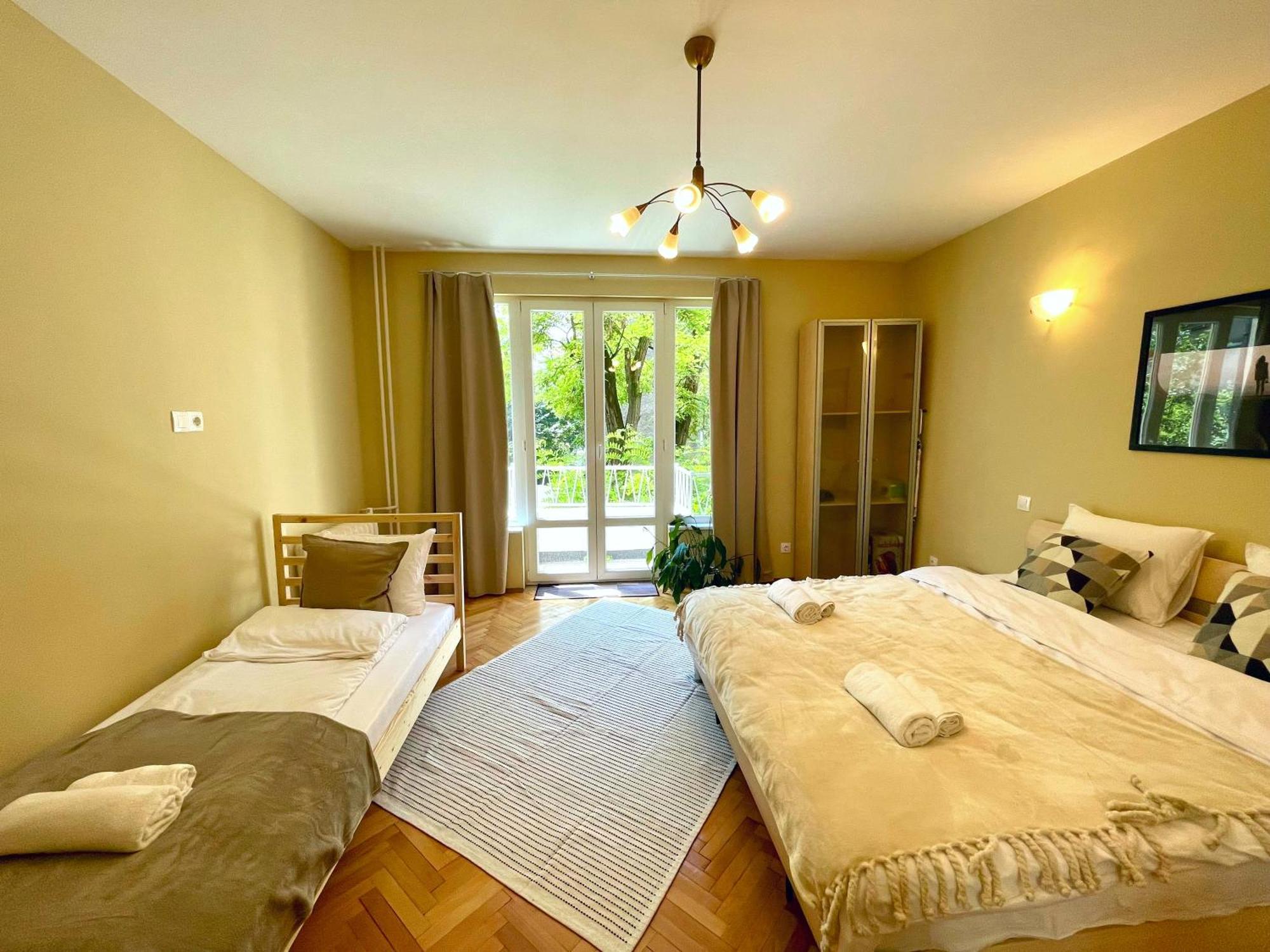 Bohemian Bright & Calm 2Br - Top Center - Private Balcony Sofia Ngoại thất bức ảnh
